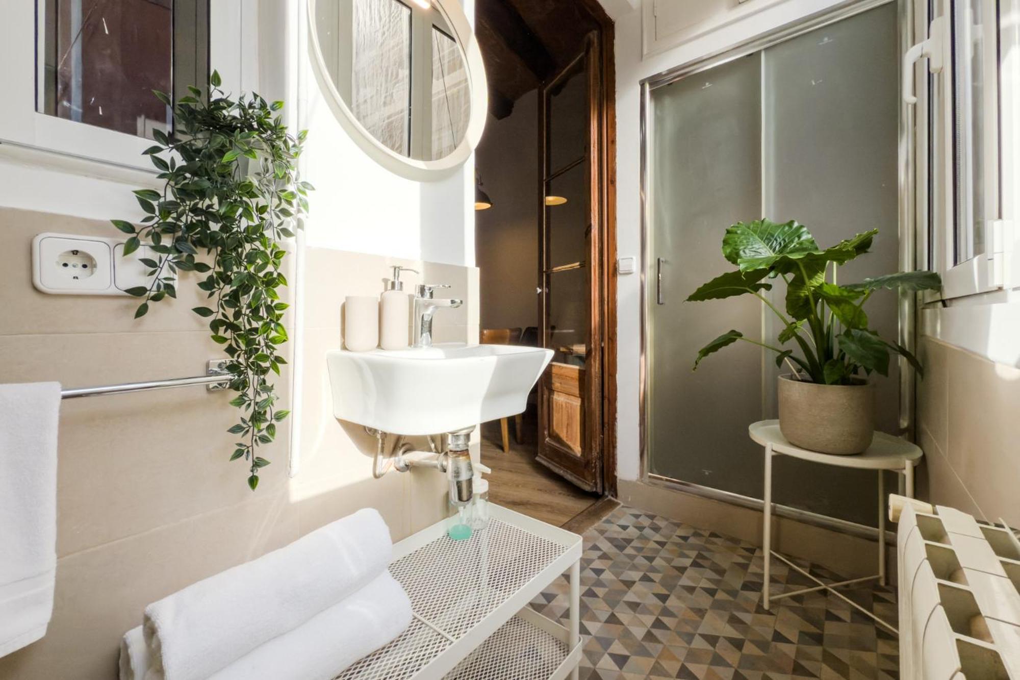 Magalhaes - Trad Flat In Poble Sec, Near Ramblas Barcelona Kültér fotó