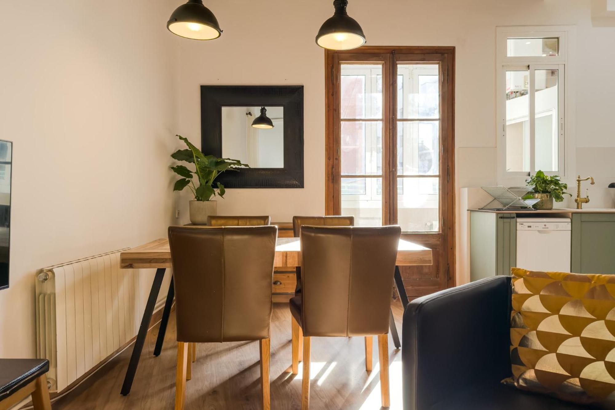 Magalhaes - Trad Flat In Poble Sec, Near Ramblas Barcelona Kültér fotó