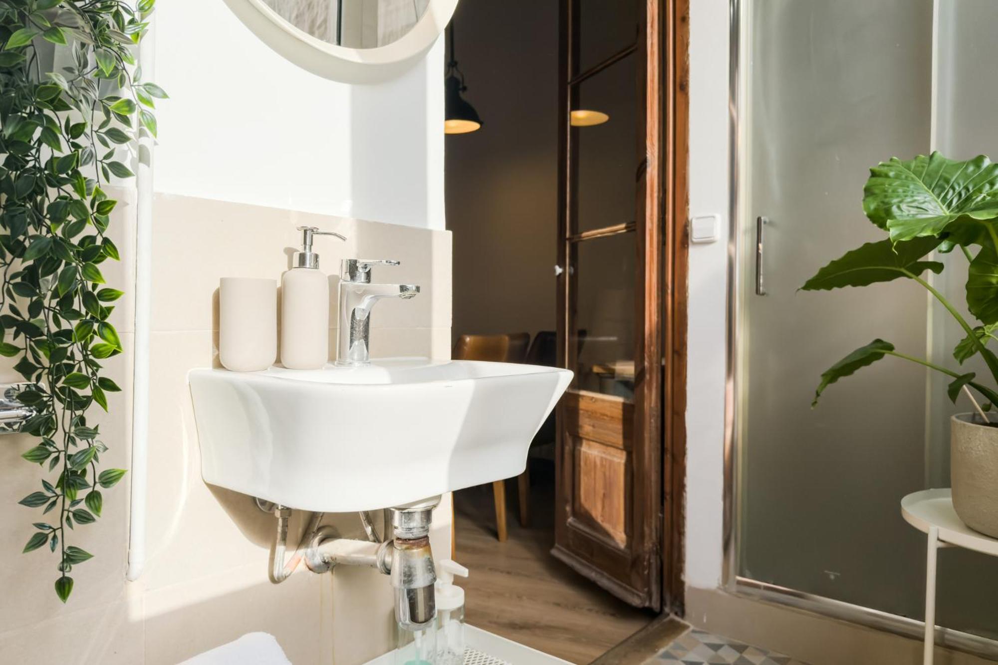 Magalhaes - Trad Flat In Poble Sec, Near Ramblas Barcelona Kültér fotó